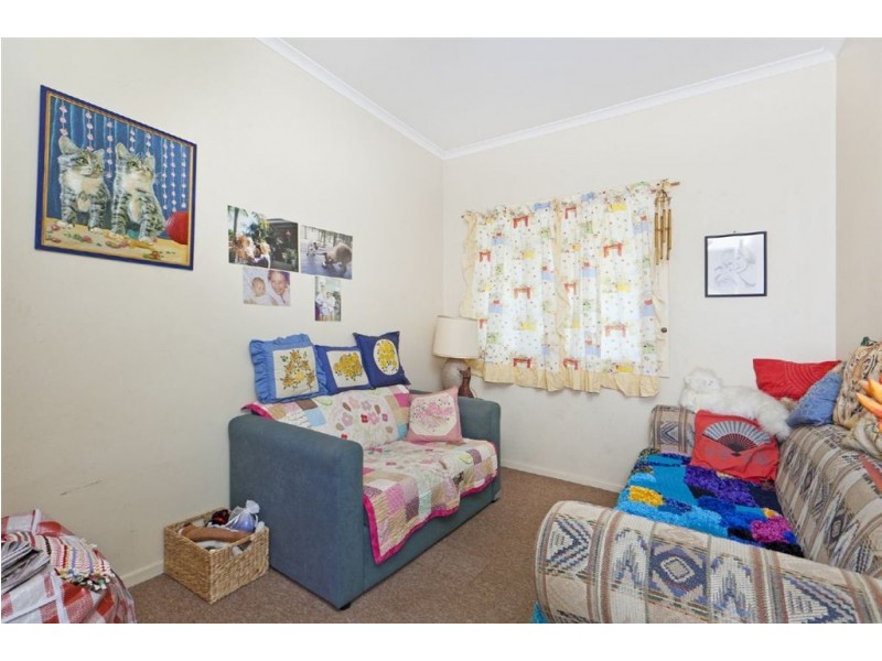 9 Rodney Street, Wynnum West QLD 4178