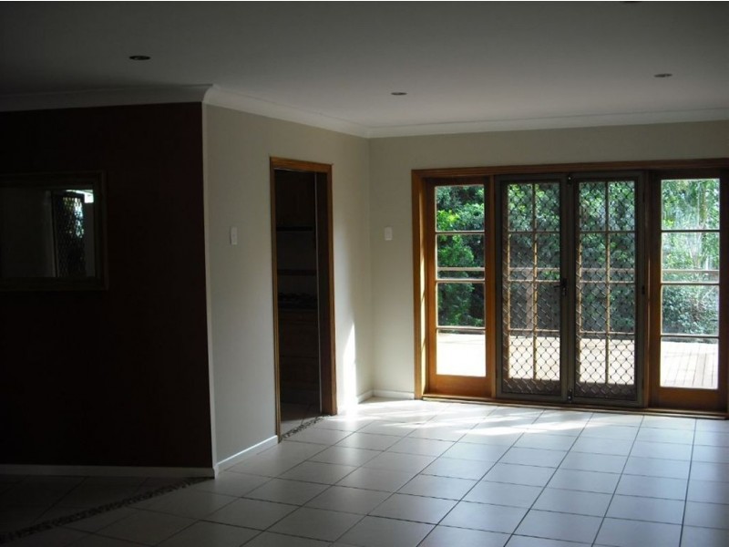 6 Coolcrest Street, Wynnum QLD 4178