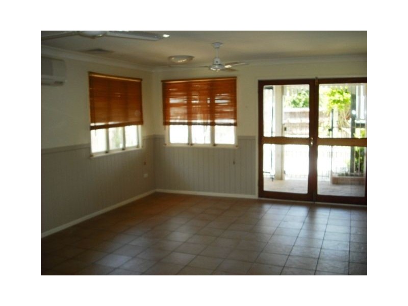 1 Hillcrest Avenue, Wynnum QLD 4178