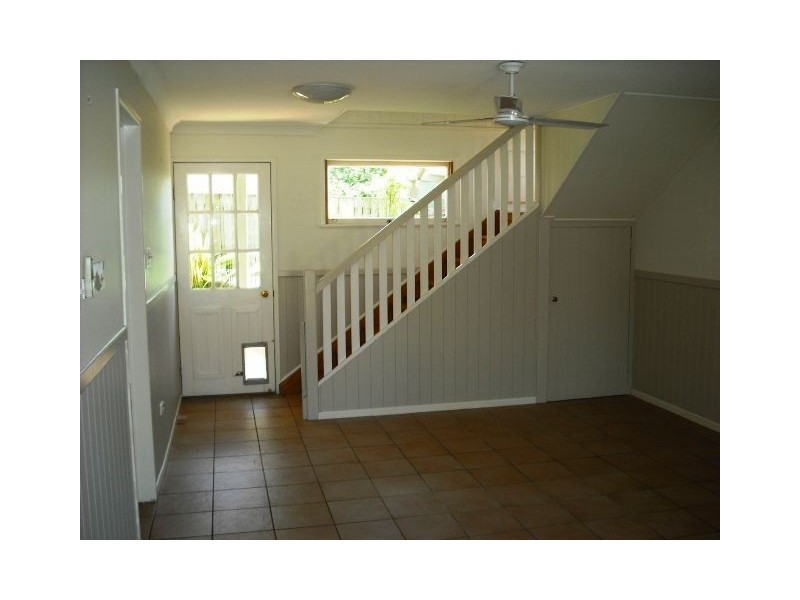 1 Hillcrest Avenue, Wynnum QLD 4178