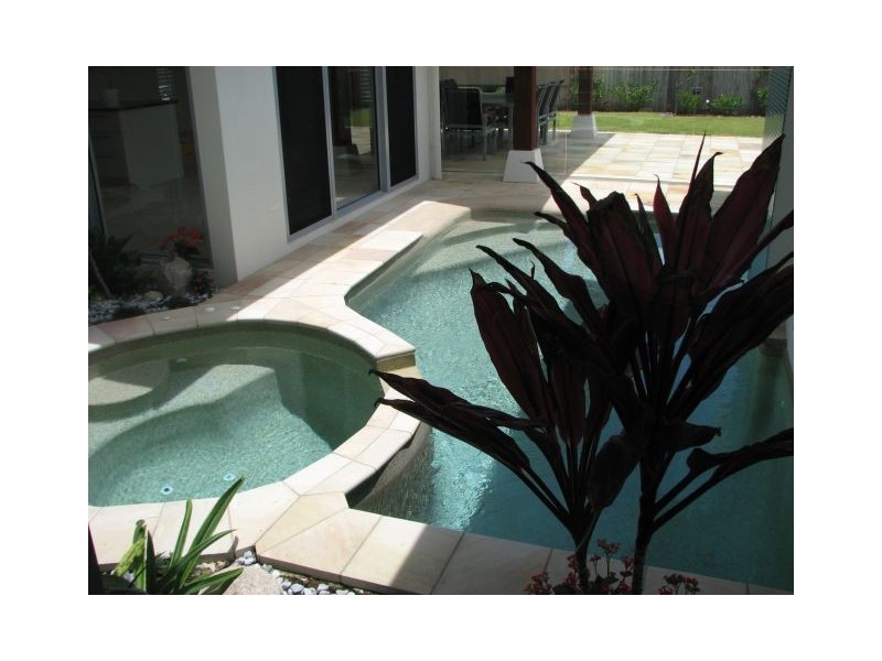 13 Ironhurst Place, Peregian Springs QLD 4573
