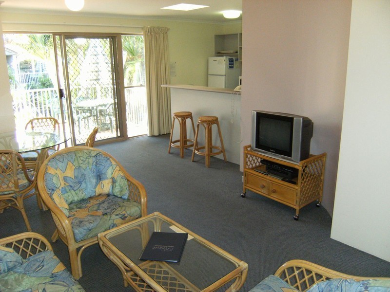 219/4 Lake Weyba Dr, Noosaville QLD 4566