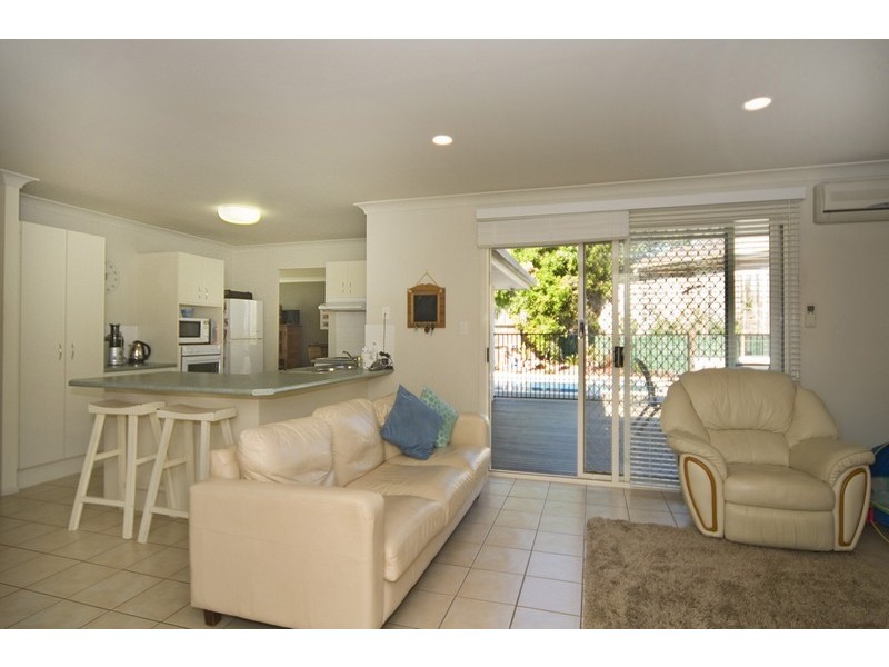 12 Roseash Cr, Noosaville QLD 4566