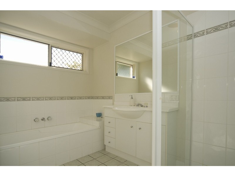 12 Roseash Cr, Noosaville QLD 4566