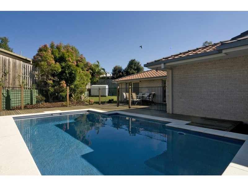 12 Roseash Cr, Noosaville QLD 4566