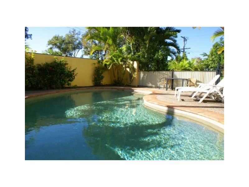 17 Albert Street, Noosaville QLD 4566