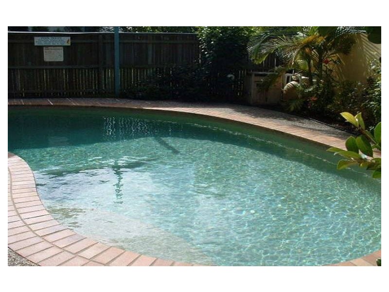 17 Albert Street, Noosaville QLD 4566
