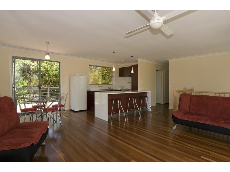 8 Hillcrest Ave, Noosaville QLD 4566