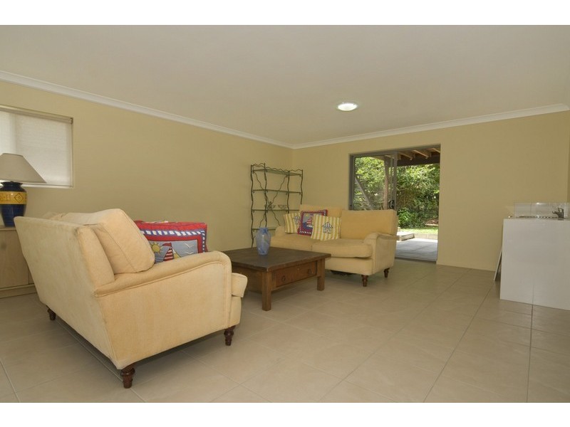 8 Hillcrest Ave, Noosaville QLD 4566