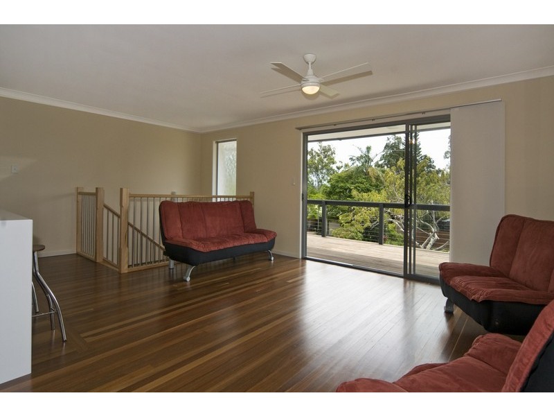 8 Hillcrest Ave, Noosaville QLD 4566