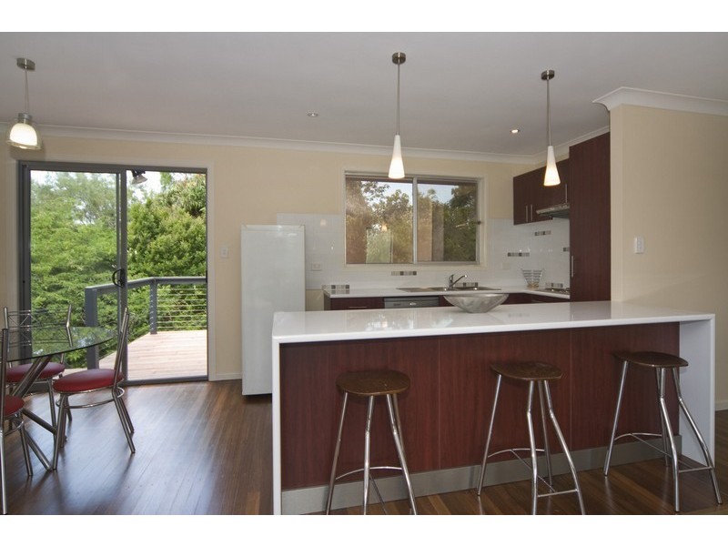 8 Hillcrest Ave, Noosaville QLD 4566