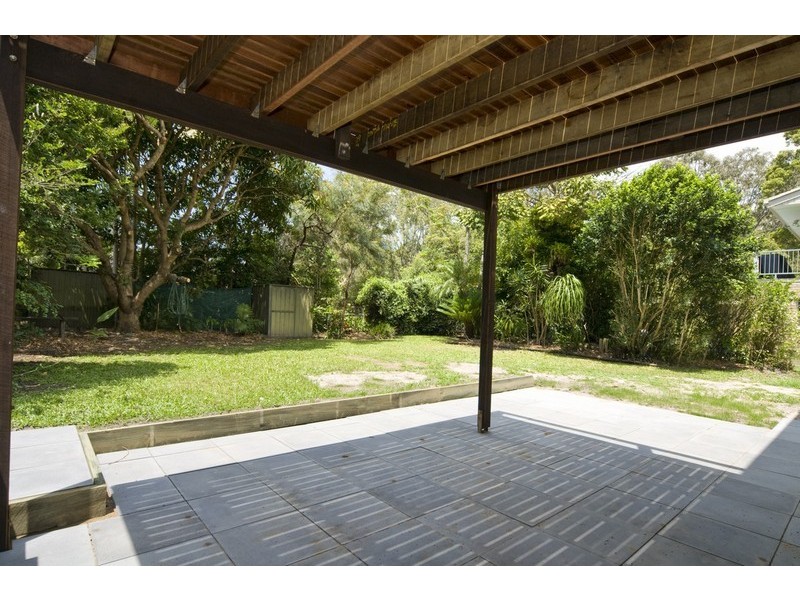 8 Hillcrest Ave, Noosaville QLD 4566