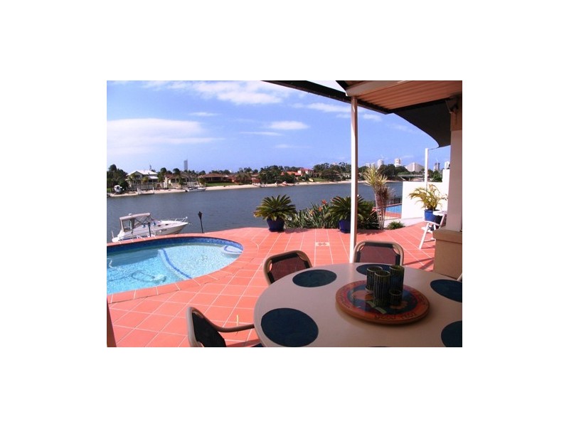 78 Waitomo Street, Broadbeach Waters QLD 4218