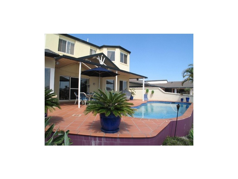 78 Waitomo Street, Broadbeach Waters QLD 4218