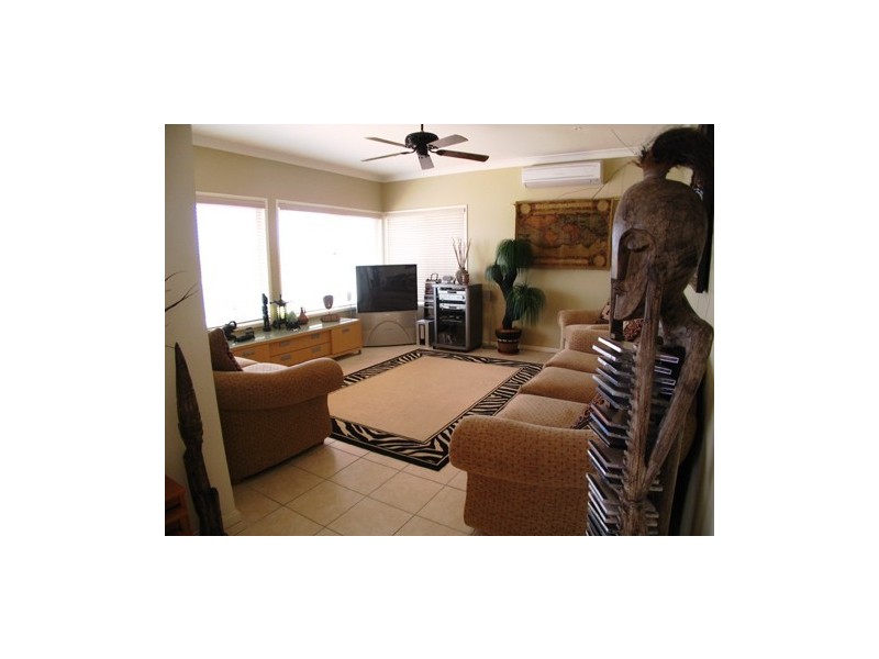 78 Waitomo Street, Broadbeach Waters QLD 4218