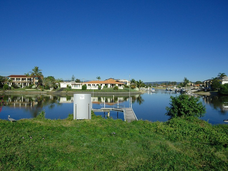 79 Allambi Avenue, Broadbeach Waters QLD 4218