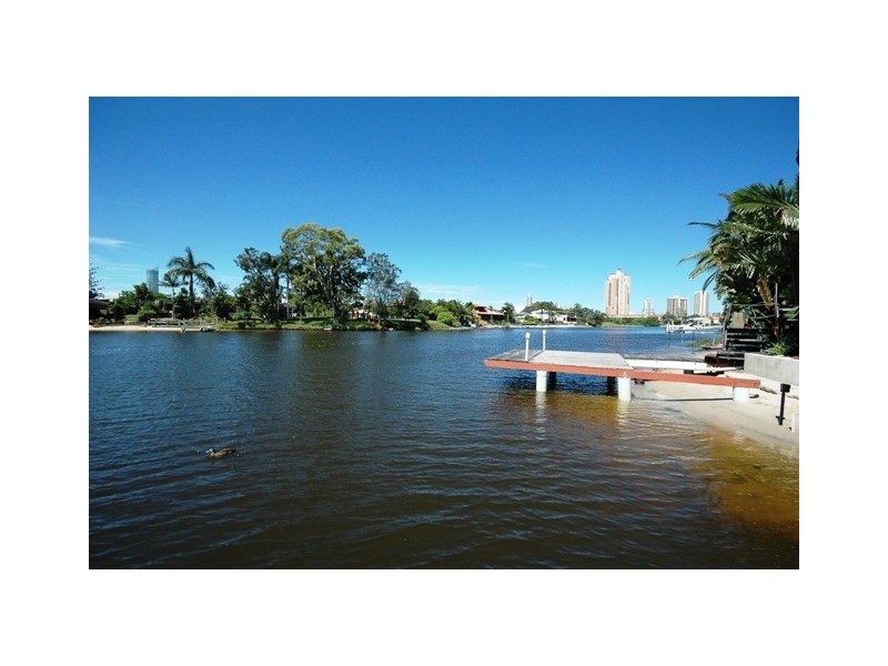 16 Eady Avenue, Broadbeach Waters QLD 4218
