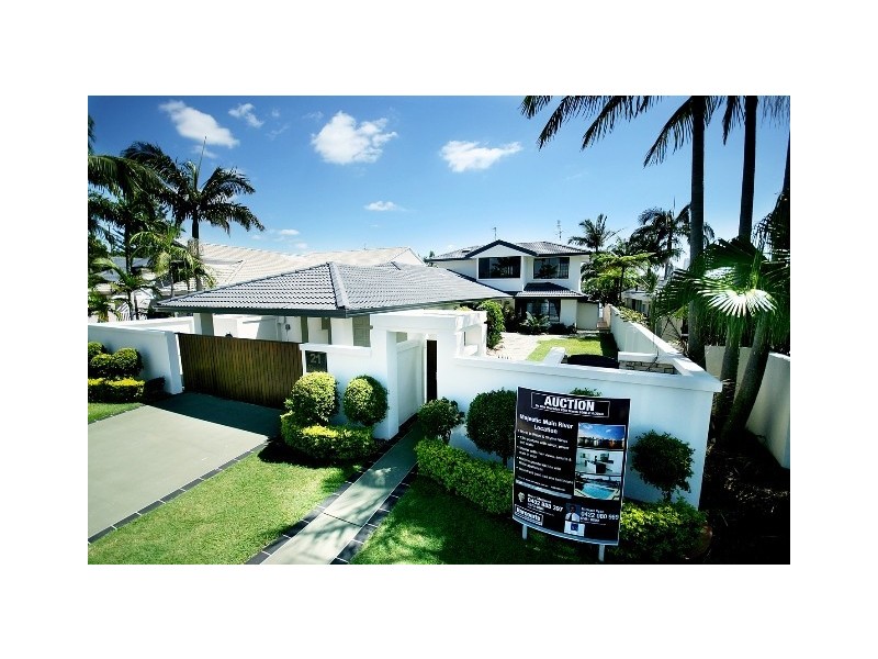 21 Cleland Cres, Broadbeach Waters QLD 4218
