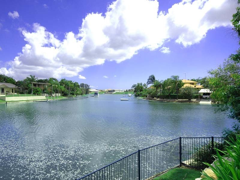 35 Goolagong Court, Broadbeach Waters QLD 4218