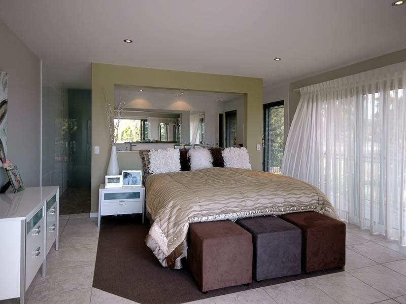 35 Goolagong Court, Broadbeach Waters QLD 4218