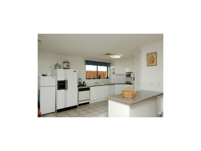 3 Cedar Place, Broadbeach Waters QLD 4218