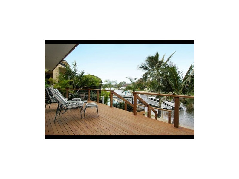 3 Cedar Place, Broadbeach Waters QLD 4218
