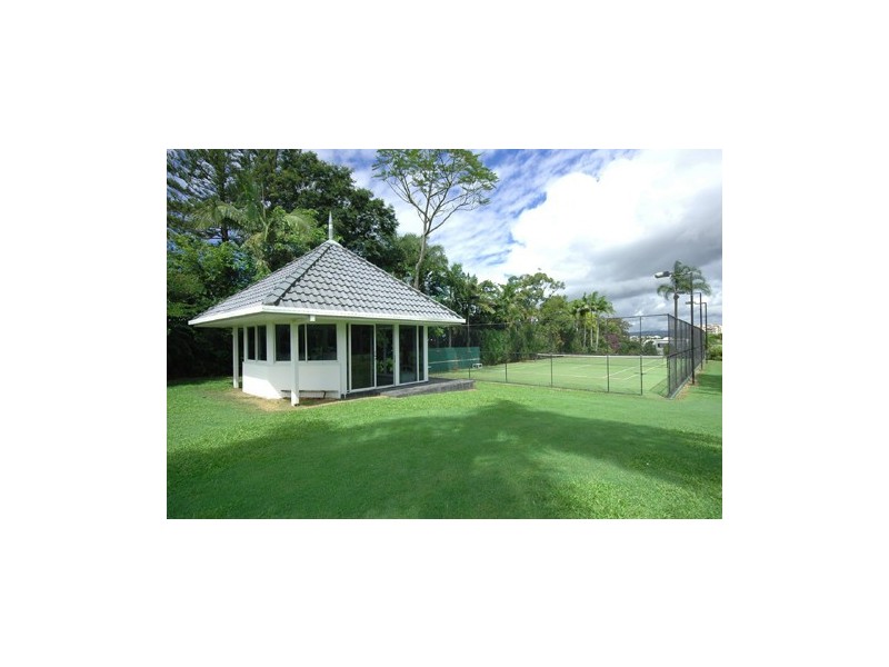 580 Nerang Broadbeach Road, Carrara QLD 4211