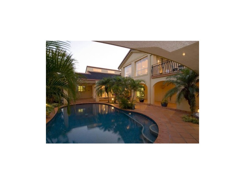 9 Yunga Court, Broadbeach Waters QLD 4218