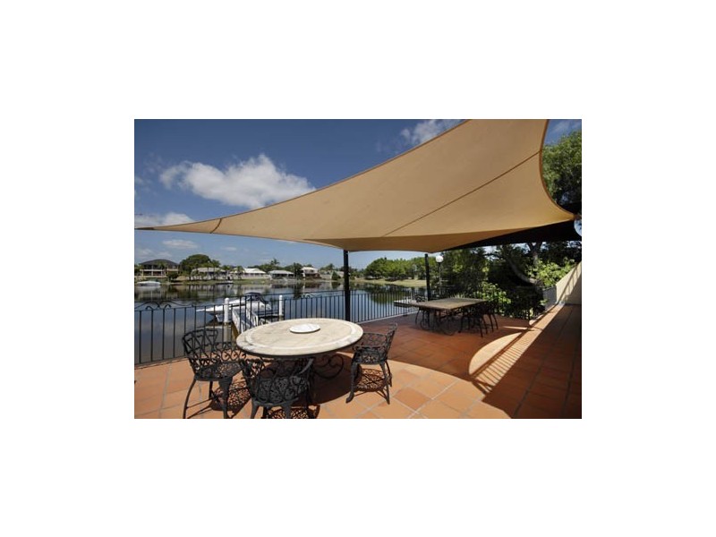 9 Yunga Court, Broadbeach Waters QLD 4218