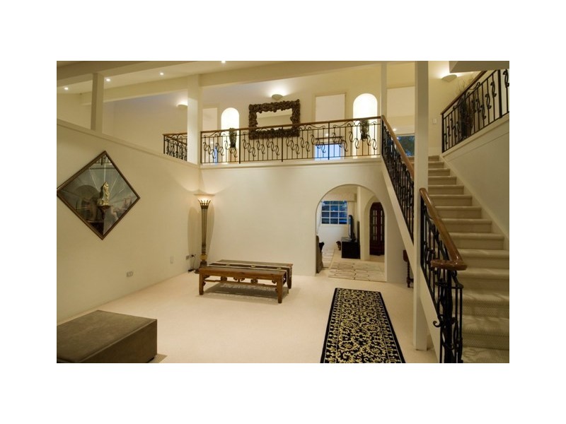 9 Yunga Court, Broadbeach Waters QLD 4218