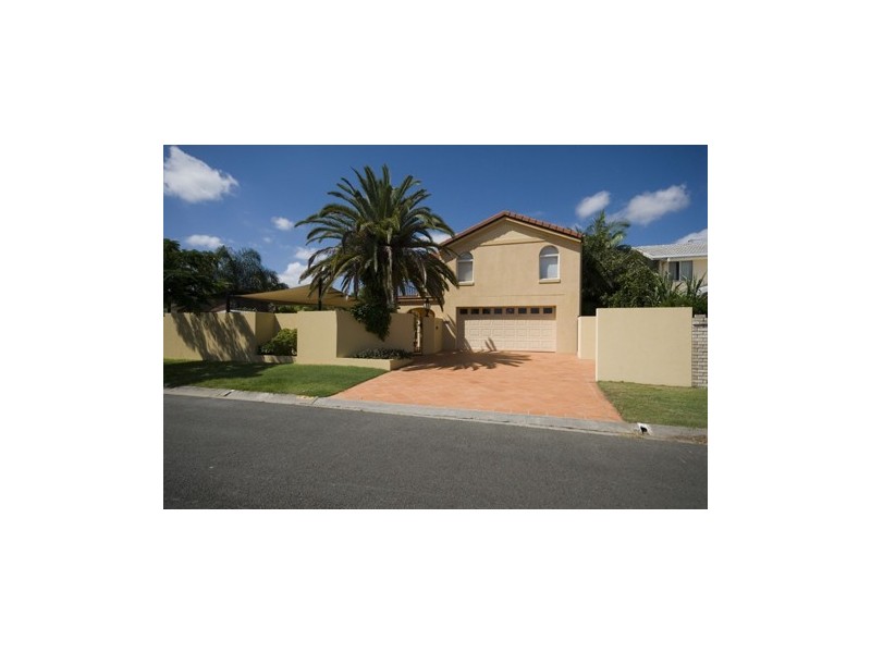 9 Yunga Court, Broadbeach Waters QLD 4218