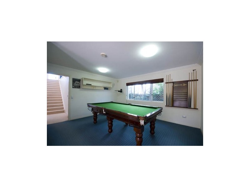 9 Yunga Court, Broadbeach Waters QLD 4218