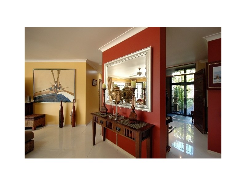 100 Upton Street, Bundall QLD 4217