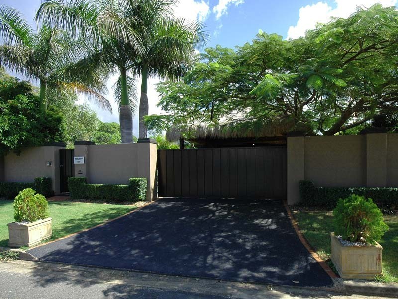 100 Upton Street, Bundall QLD 4217