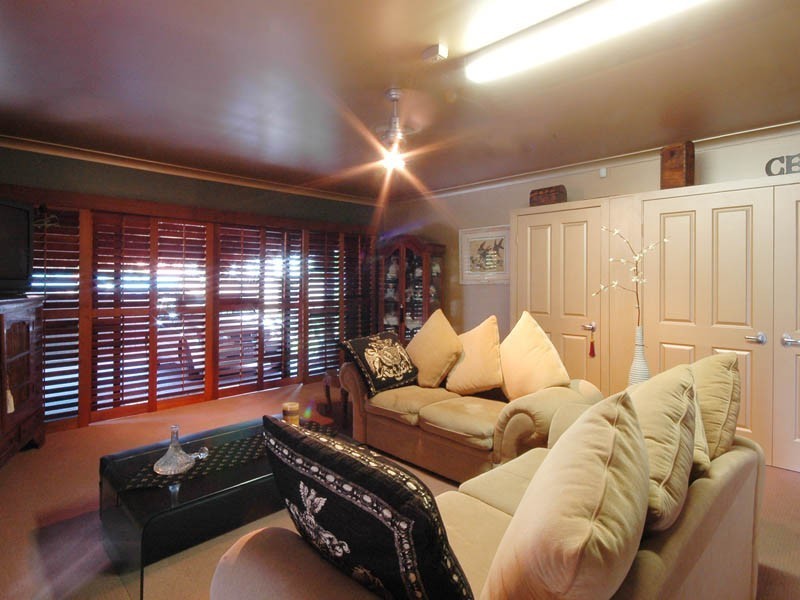 100 Upton Street, Bundall QLD 4217