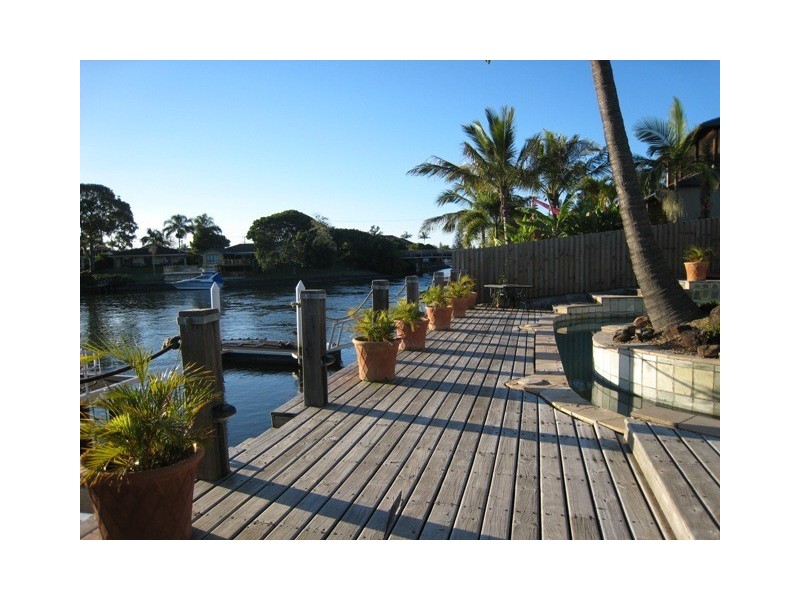 13 Savoy Drive, Broadbeach Waters QLD 4218