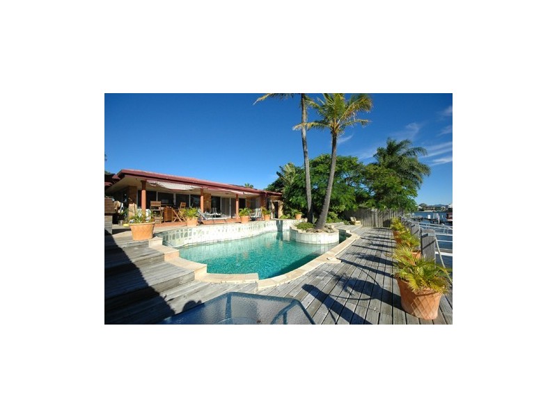 13 Savoy Drive, Broadbeach Waters QLD 4218