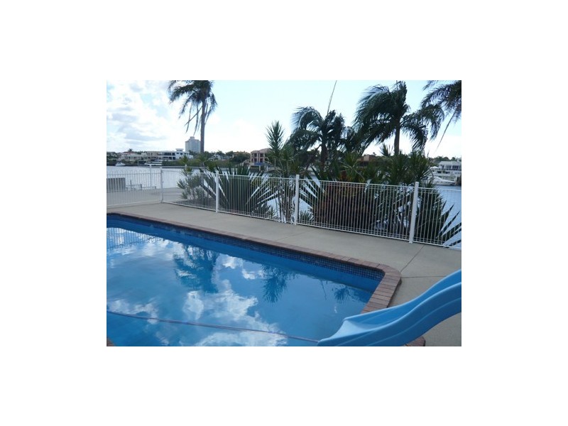 6 Garden Grove, Carrara QLD 4211