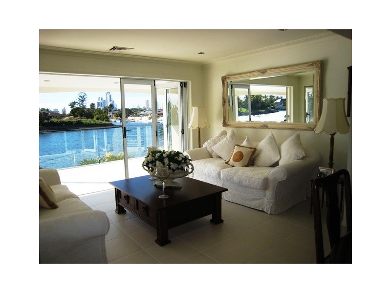 41 Furlong Street, Broadbeach Waters QLD 4218
