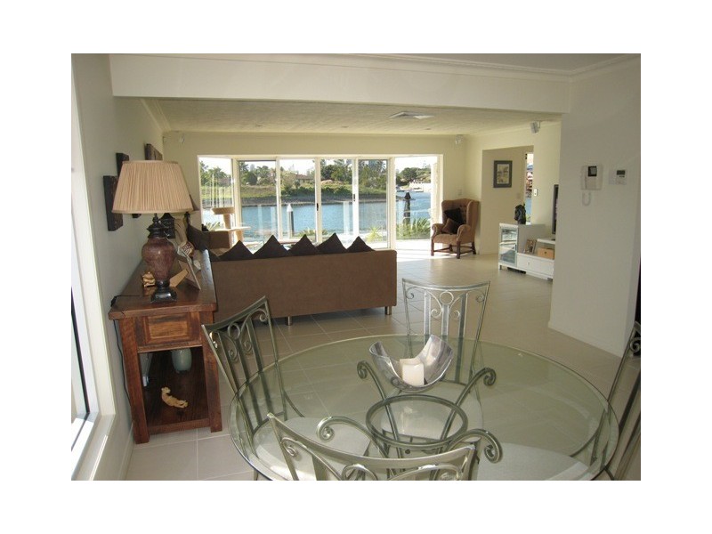 41 Furlong Street, Broadbeach Waters QLD 4218