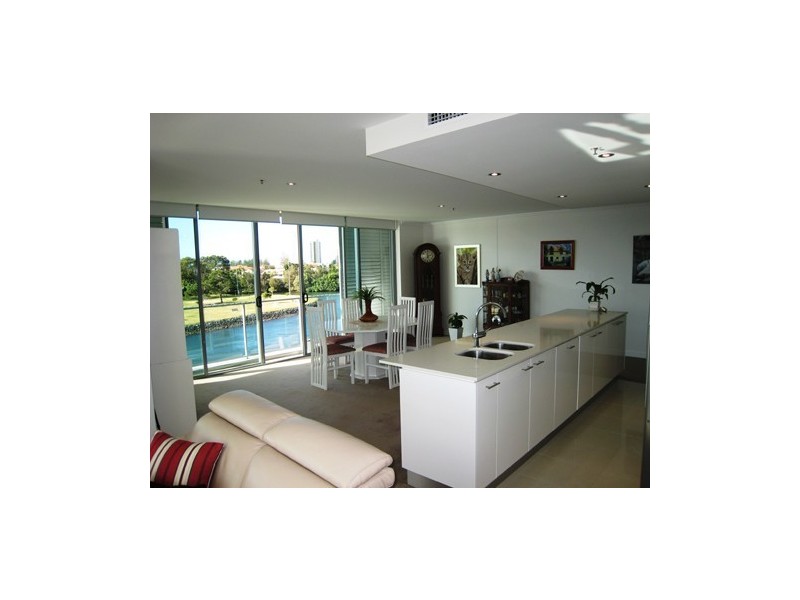 1209/33 TE Peters Drive, Broadbeach Waters QLD 4218