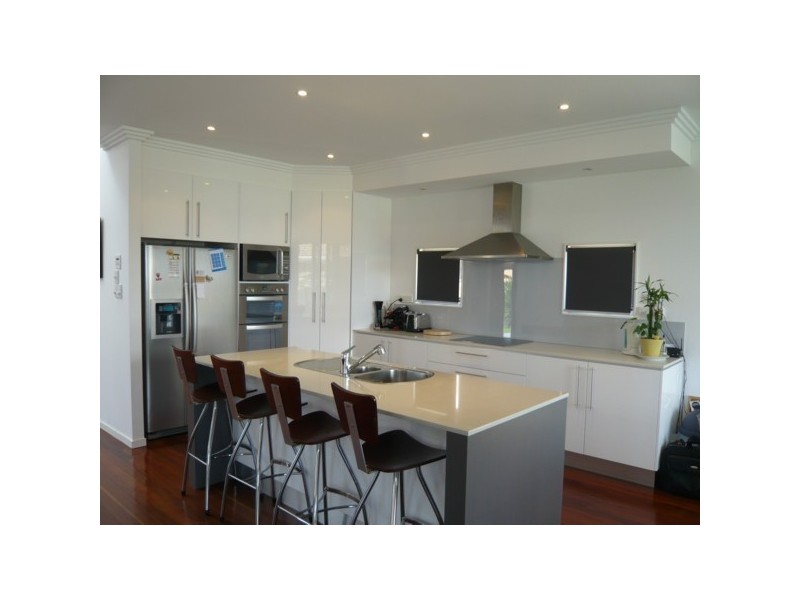 2 Rudder Court, Mermaid Waters QLD 4218