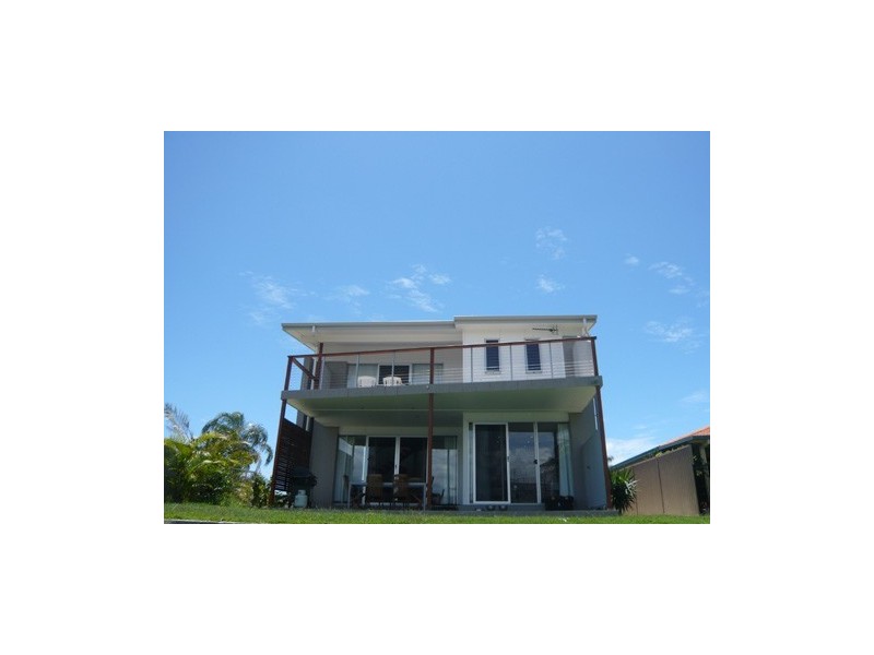 2 Rudder Court, Mermaid Waters QLD 4218