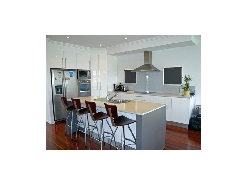 2 Rudder Court, Mermaid Waters QLD 4218