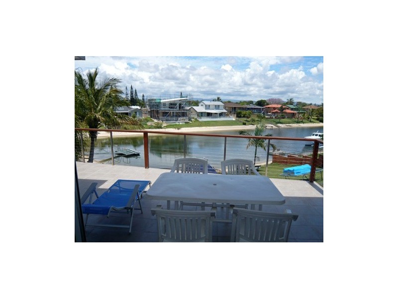 2 Rudder Court, Mermaid Waters QLD 4218