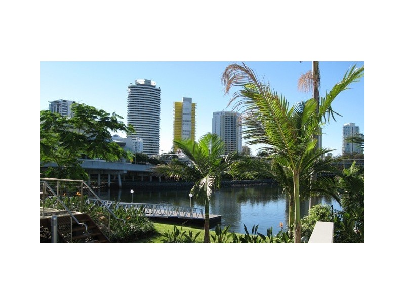 25 Miami Key, Broadbeach Waters QLD 4218