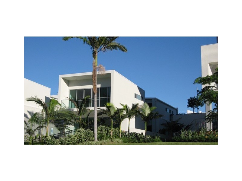 25 Miami Key, Broadbeach Waters QLD 4218