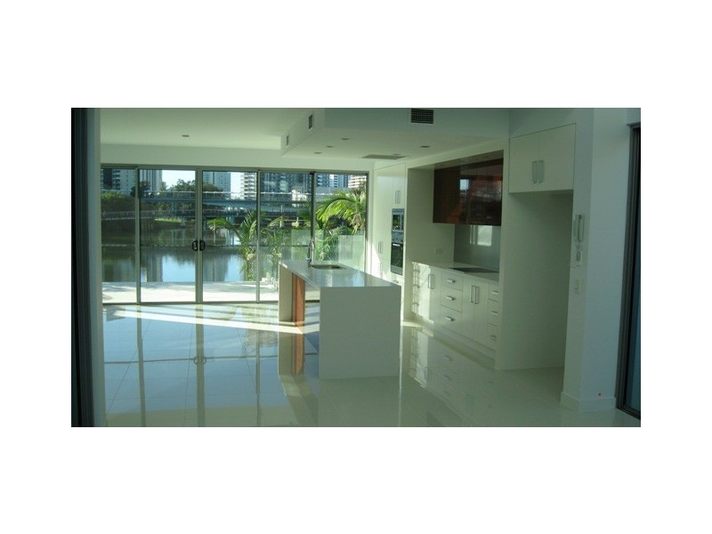 25 Miami Key, Broadbeach Waters QLD 4218