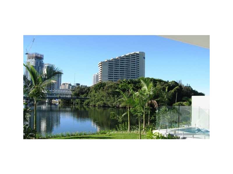 25 Miami Key, Broadbeach Waters QLD 4218