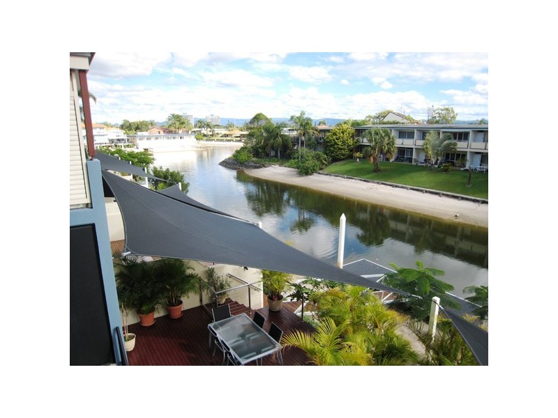 7 Miami Key, Broadbeach Waters QLD 4218